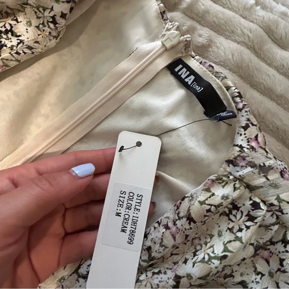 Ina floral dress sz medium nwt - Picture 6 of 14